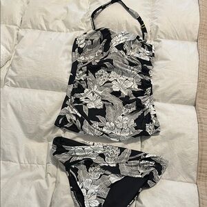 Floral Black and White Women's Tankini Set